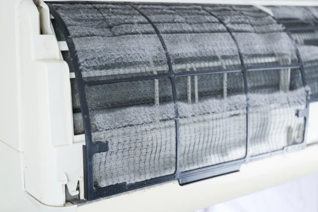 エアコンの暖房が止まった時に今すぐ試せる応急処置は？