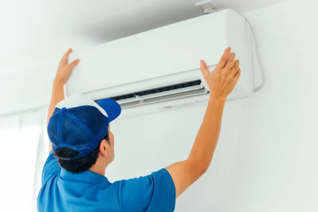 エアコンの暖房から温風が出ない時や異音がする時に修理が必要なサインは？