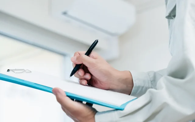 エアコンの冷媒回り修理費用の目安は？