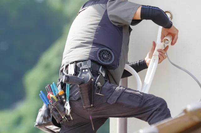 エアコン取り付け工事のみを依頼できる業者の種類と特徴は？