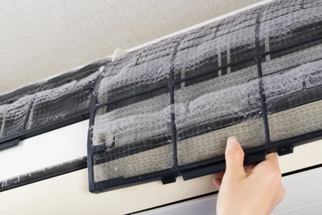 エアコン暖房が効かない原因がガス不足か5分で切り分けるチェック手順