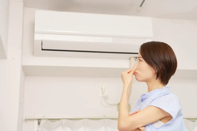 暖房の臭いを放置するとどうなる？健康リスクと機器への悪影響