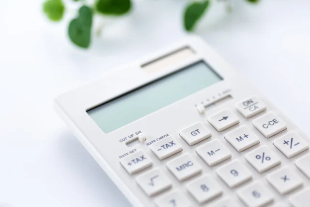 エアコンクリーニングの費用相場と料金で損しないためのチェック項目